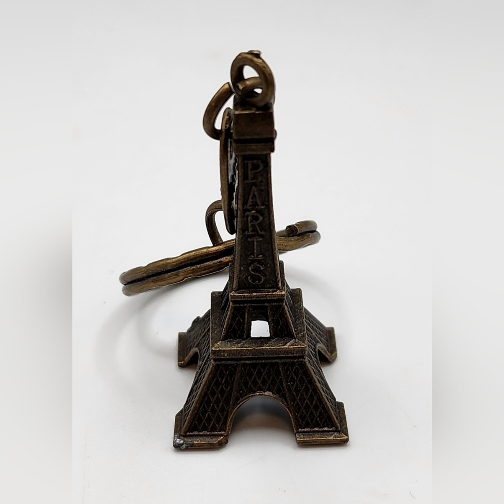 Eiffel Tower Paris France Souvenir Key Chain Bronze Tone 3D Keyring Keychain 4"